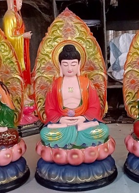Tôn Tượng Tam Thế Phật ngồi cao 66 cm luôn thân quang 80 cm màu HL707